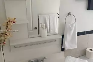 9076 NW 114th St, Hialeah Gardens, FL 33018 - Photo 11