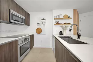 488 NE 18th St, Miami, FL 33132 - Photo 11