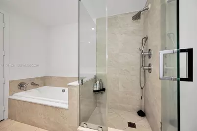 488 NE 18th St #1111, Miami, FL 33132 - Photo 15