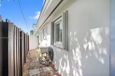 932 Moffett St #5, Hallandale Beach, FL 33009 - Photo 11