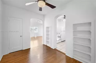 520 SW 6th St, Miami, FL 33130 - Photo 7