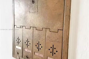 520 SW 6th St, Miami, FL 33130 - Photo 11