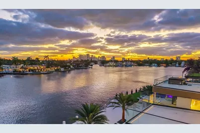 725 Middle River Dr, Fort Lauderdale, FL 33304 - Photo 1