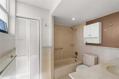 437 Golden Isles Dr #4D, Hallandale Beach, FL 33009 - Photo 17