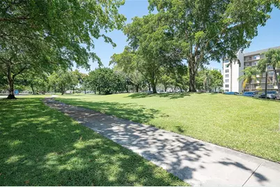 3150 W Rolling Hills Cir #307, Davie, FL 33328 - Photo 17