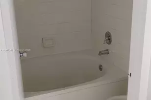 761 N Pine Island Rd, Plantation, FL 33324 - Photo 7