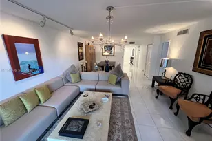 408 Lakeview Dr, Weston, FL 33326 - Photo 1