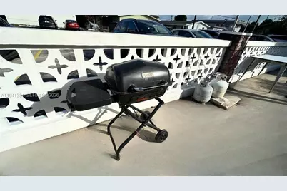 400 SE 3rd Ave #107, Hallandale Beach, FL 33009 - Photo 9