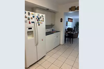 19358 Bobolink Dr, Hialeah, FL 33015 - Photo 15