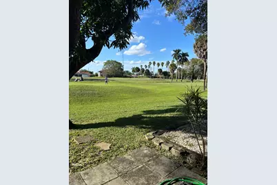 19358 Bobolink Dr, Hialeah, FL 33015 - Photo 5