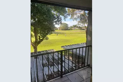 19358 Bobolink Dr, Hialeah, FL 33015 - Photo 13