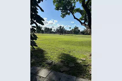 19358 Bobolink Dr, Hialeah, FL 33015 - Photo 9