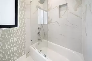 600 NE 57th St, Miami, FL 33137 - Photo 29