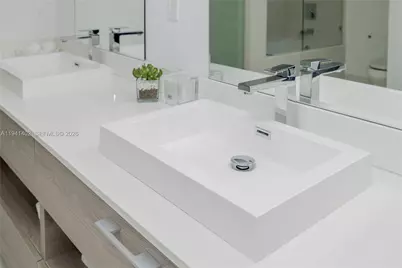 1300 S Miami Ave #2210, Miami, FL 33130 - Photo 23