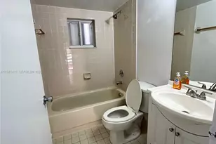 7693 W 29th Ln, Hialeah, FL 33018 - Photo 11