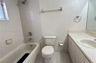 7693 W 29th Ln, Hialeah, FL 33018 - Photo 9