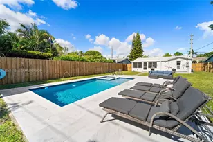 1464 NE 24th St, Wilton Manors, FL 33305 - Photo 15