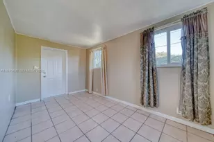 12220 NE Miami Pl, North Miami, FL 33161 - Photo 15