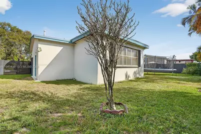 8500 SW 16th St, Miami, FL 33155 - Photo 17