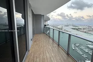 488 NE 18th St, Miami, FL 33132 - Photo 9