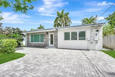 937 N Northlake Dr, Hollywood, FL 33019 - Photo 1