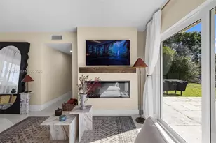 10750 SW 43rd Ln, Miami, FL 33165 - Photo 11