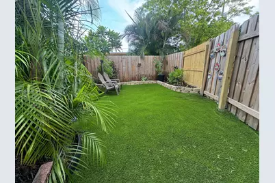 582 E 18th St #B, Hialeah, FL 33013 - Photo 13