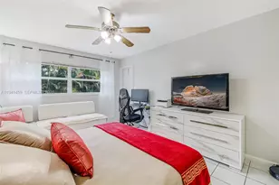 600 NE 14th Ave, Hallandale Beach, FL 33009 - Photo 13