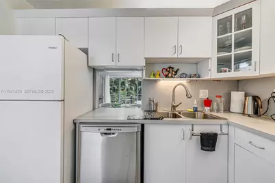 600 NE 14th Ave #218, Hallandale Beach, FL 33009 - Photo 9
