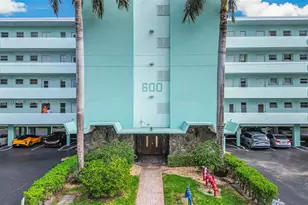 600 NE 14th Ave, Hallandale Beach, FL 33009 - Photo 37
