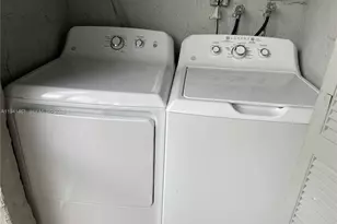 426 NE 210th Cir Terrace, Miami, FL 33179 - Photo 17