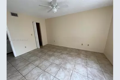 426 NE 210th Cir Ter #103-2, Miami, FL 33179 - Photo 19