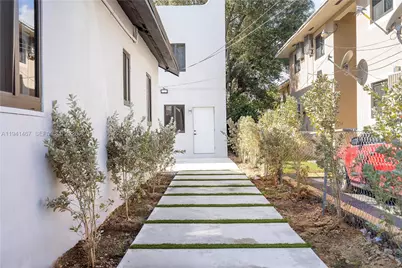 418 NW 9th Ave, Miami, FL 33128 - Photo 15