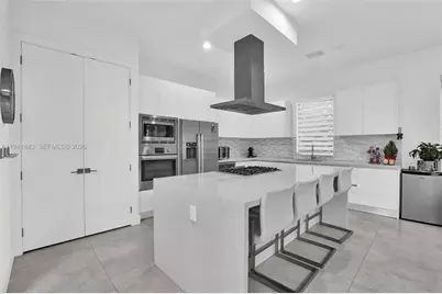 10055 NW 77th St, Doral, FL 33178 - Photo 13