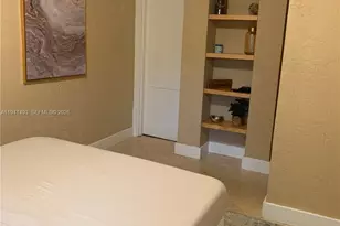 329 W 28th St, Miami Beach, FL 33140 - Photo 15