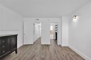 9371 Fontainebleau Blvd, Miami, FL 33172 - Photo 11