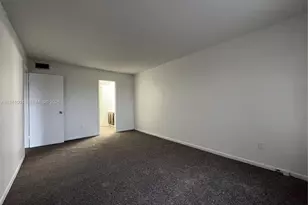 492 NW 165th St Rd, Miami, FL 33169 - Photo 5