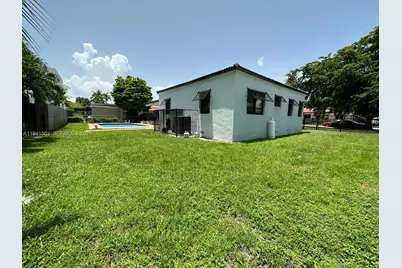 3050 SW 21st St, Miami, FL 33145 - Photo 9