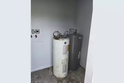 1420 NW 111th St, Miami, FL 33167 - Photo 15