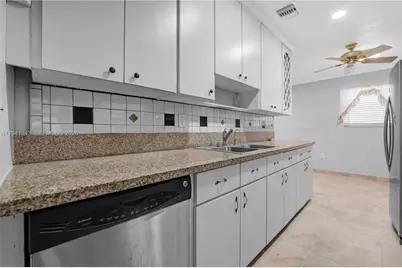 801 N 70th Ave, Hollywood, FL 33024 - Photo 11