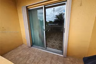 8990 SW 24th St, Miami, FL 33165 - Photo 15