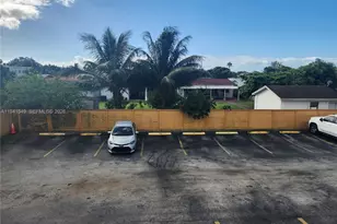 8990 SW 24th St, Miami, FL 33165 - Photo 17