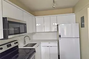 8990 SW 24th St, Miami, FL 33165 - Photo 7