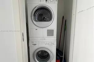 200 Biscayne Blvd Way, Miami, FL 33131 - Photo 9