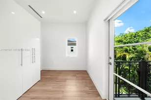 315 Santander Ave, Coral Gables, FL 33134 - Photo 55