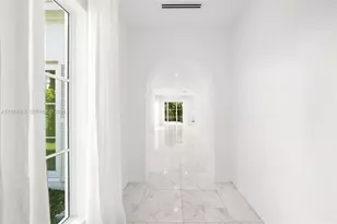 315 Santander Ave, Coral Gables, FL 33134 - Photo 5