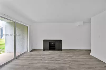 9371 Fontainebleau Blvd #I101, Miami, FL 33172 - Photo 7