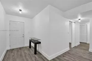 9371 Fontainebleau Blvd, Miami, FL 33172 - Photo 19