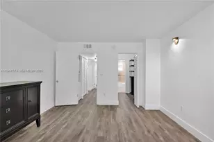 9371 Fontainebleau Blvd, Miami, FL 33172 - Photo 11