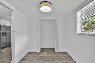 9371 Fontainebleau Blvd, Miami, FL 33172 - Photo 21